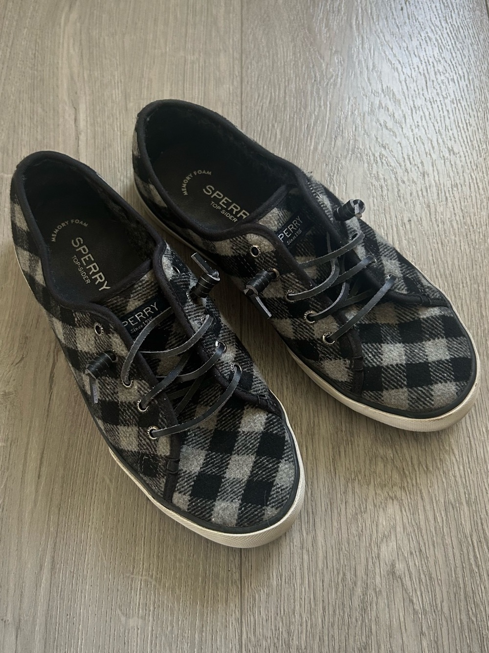 Sperry Top-Sider Black/Grey Buffalo Plaid Wool/Faux Fur Sneakers - Women's 8.5